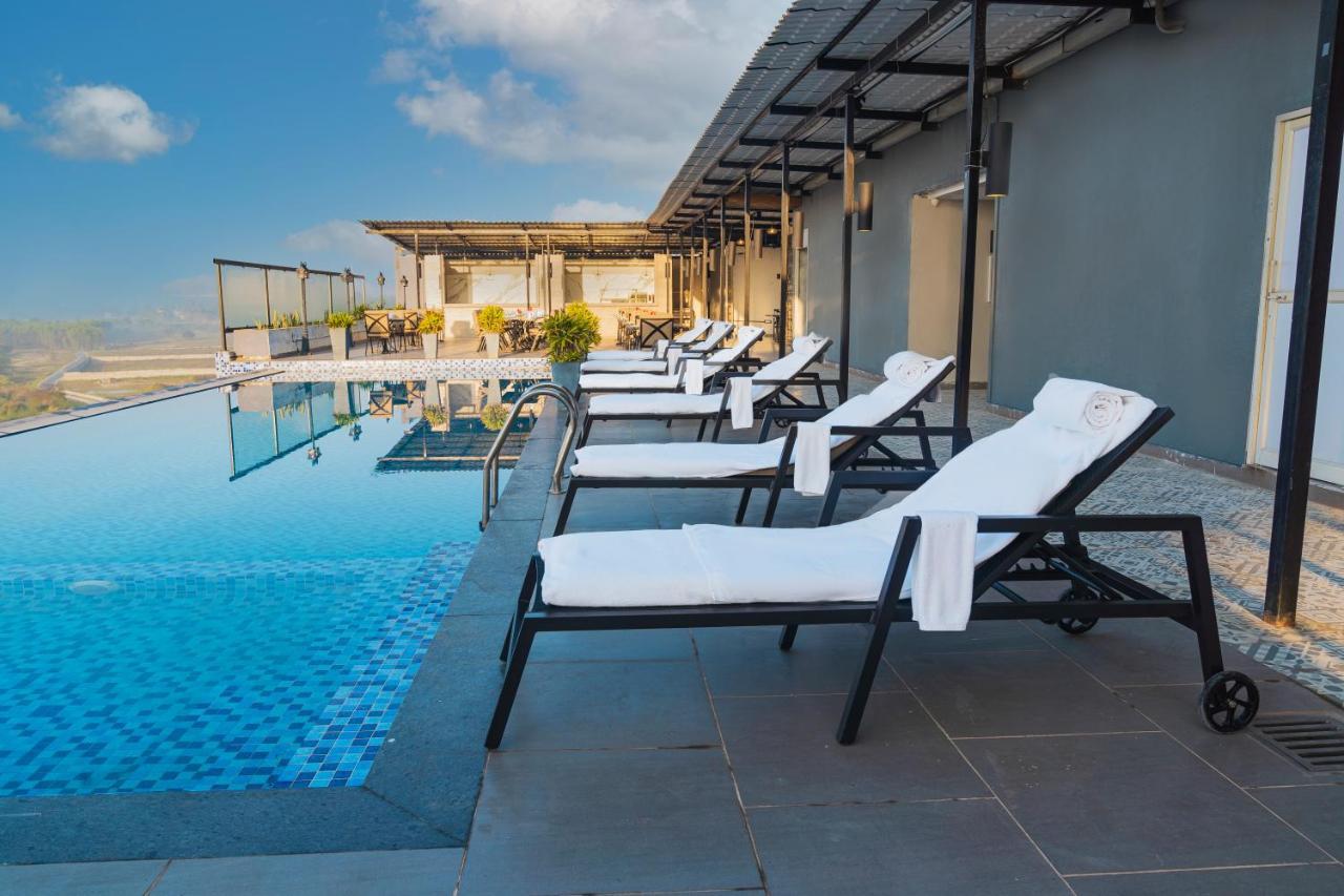 The Elite Narasapura, A Member Of Radisson Individuals Hotel Exterior foto