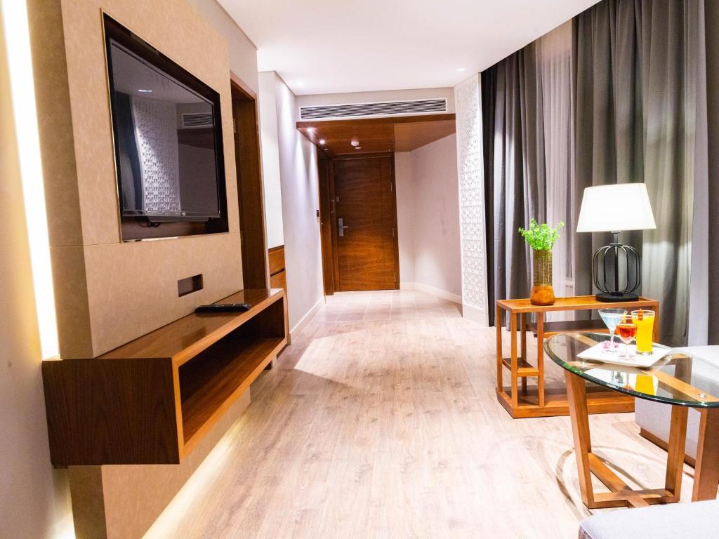 The Elite Narasapura, A Member Of Radisson Individuals Hotel Exterior foto