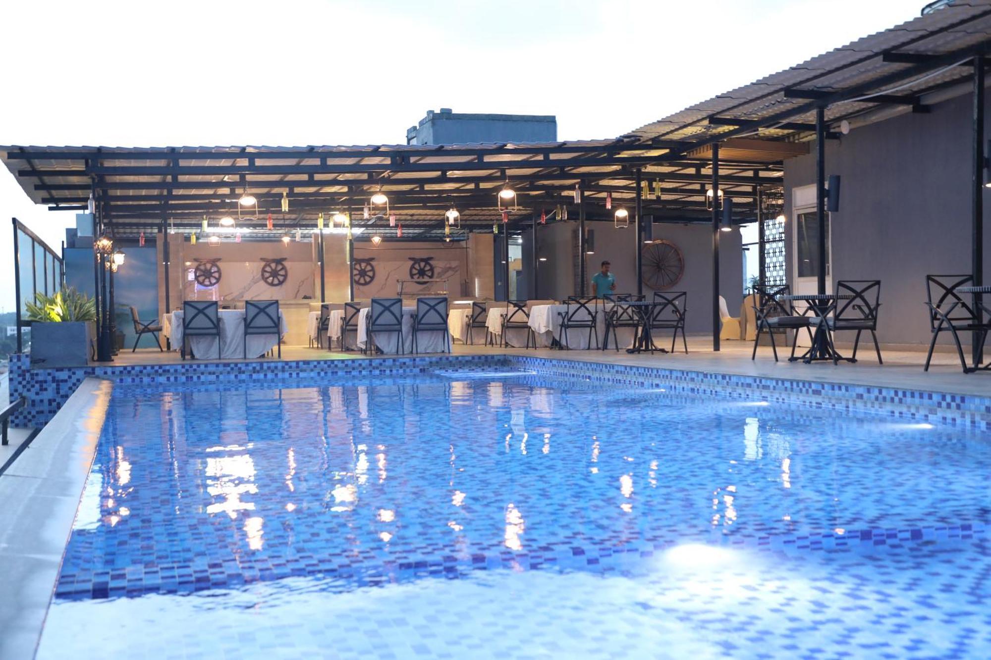 The Elite Narasapura, A Member Of Radisson Individuals Hotel Exterior foto
