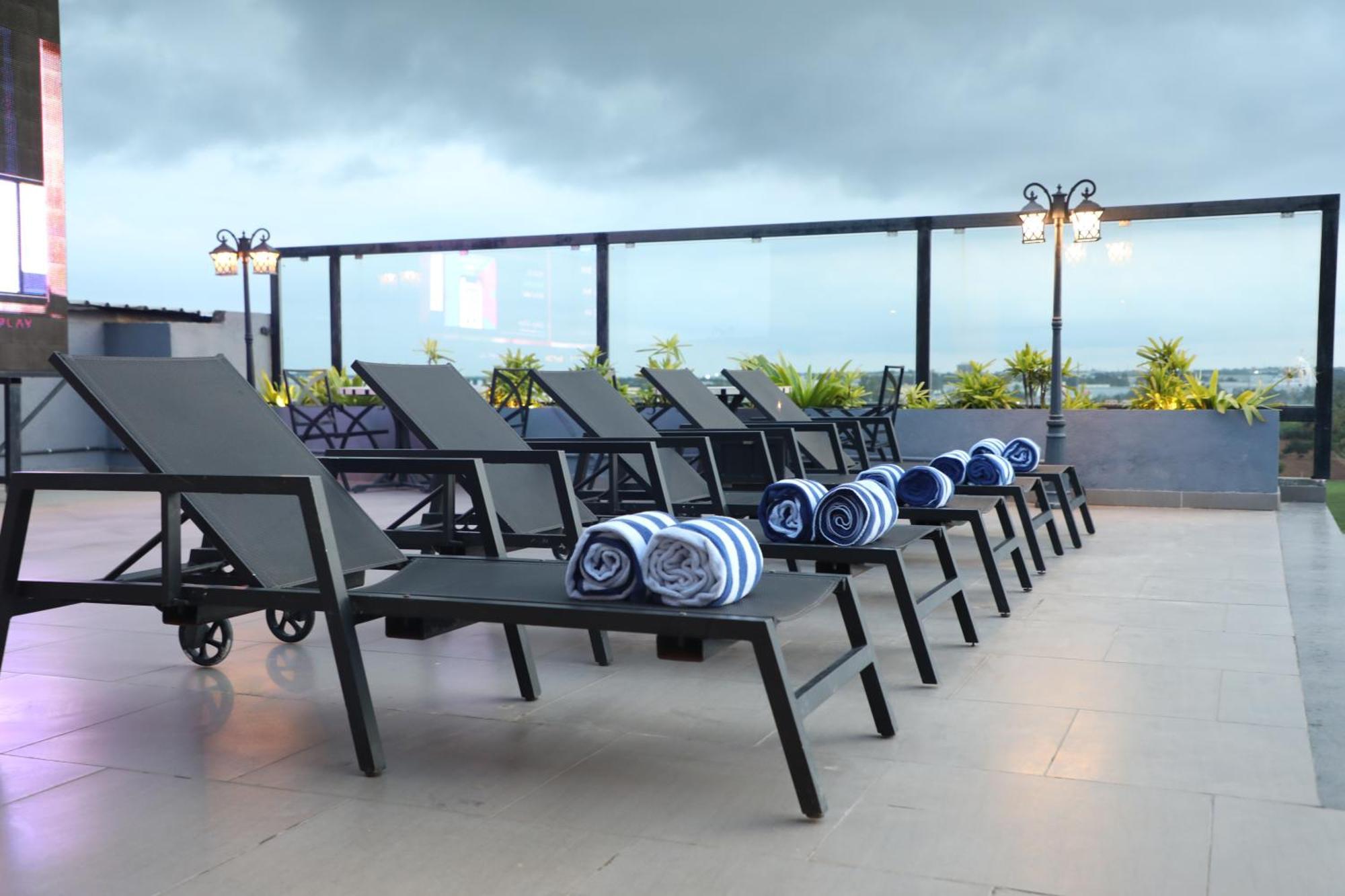 The Elite Narasapura, A Member Of Radisson Individuals Hotel Exterior foto