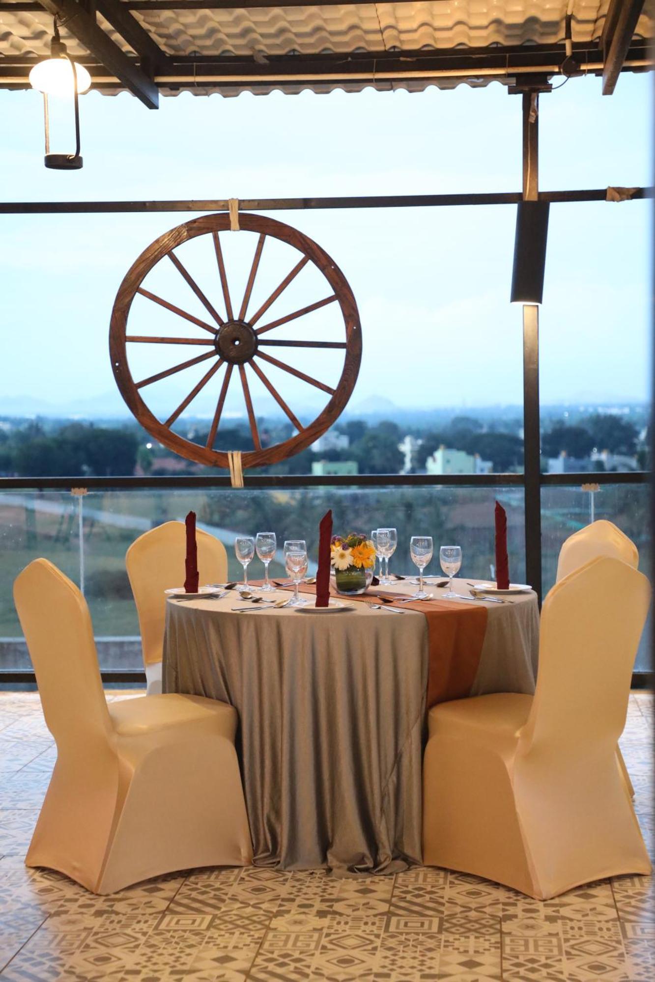 The Elite Narasapura, A Member Of Radisson Individuals Hotel Exterior foto