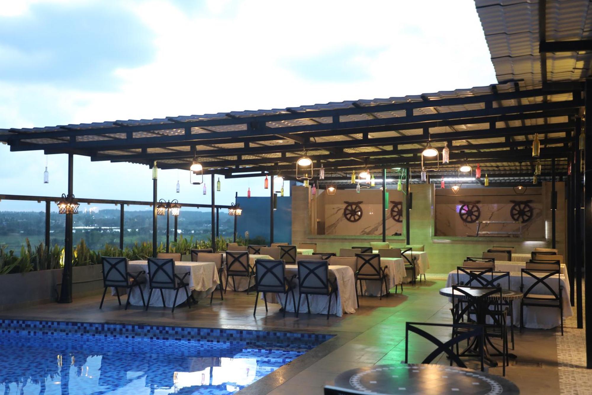 The Elite Narasapura, A Member Of Radisson Individuals Hotel Exterior foto