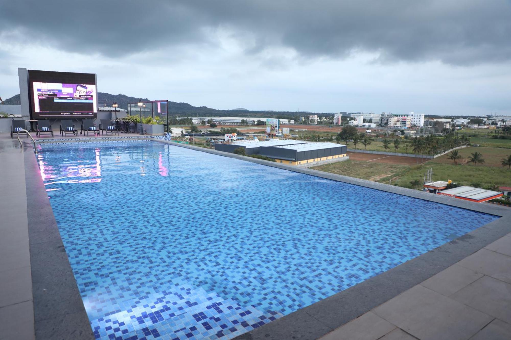 The Elite Narasapura, A Member Of Radisson Individuals Hotel Exterior foto