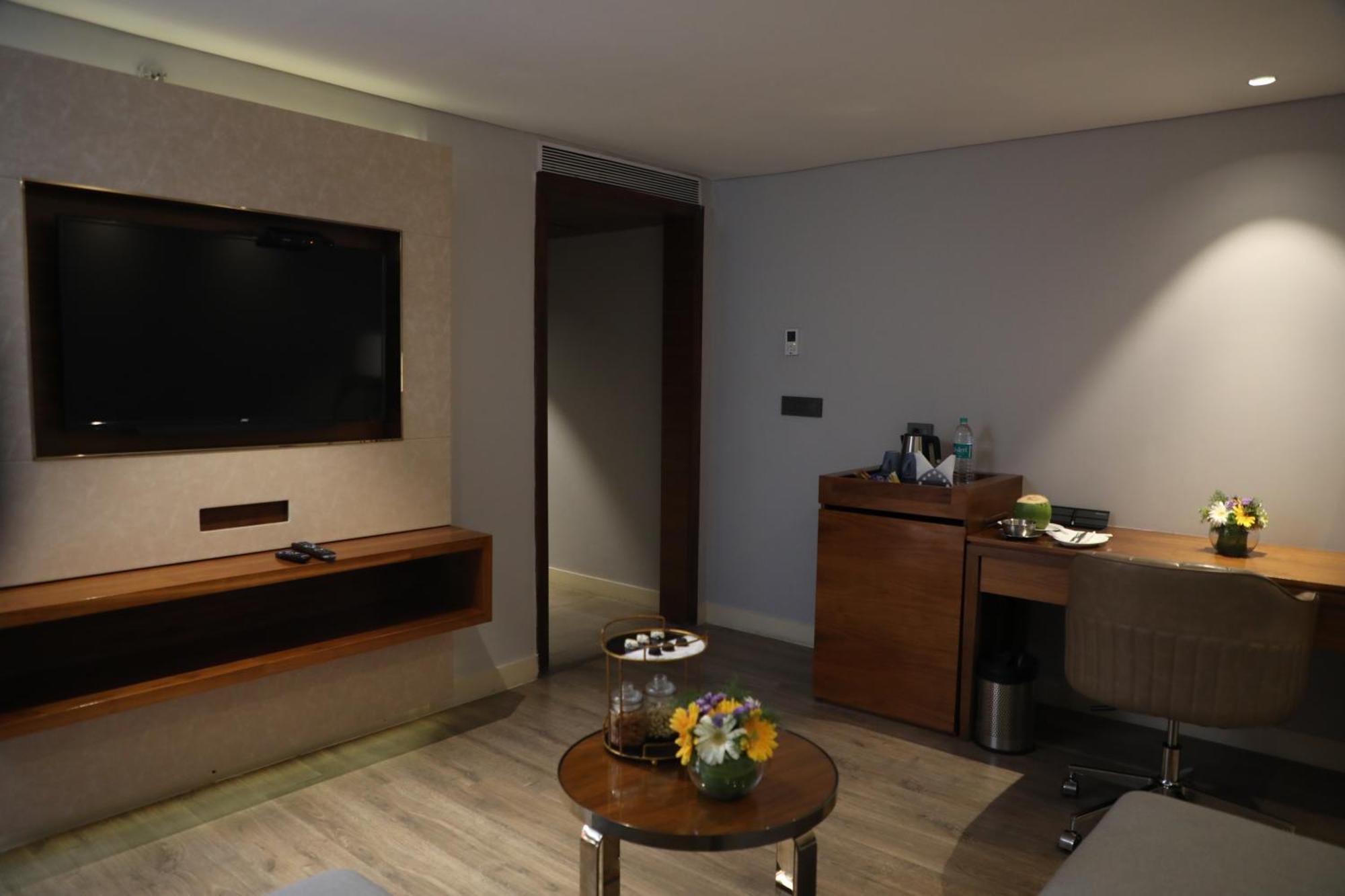 The Elite Narasapura, A Member Of Radisson Individuals Hotel Exterior foto